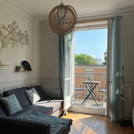 Beautiful Apartment With Balcony Paris Exteriör bild
