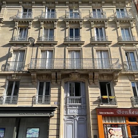 Beautiful Apartment With Balcony Paris Exteriör bild